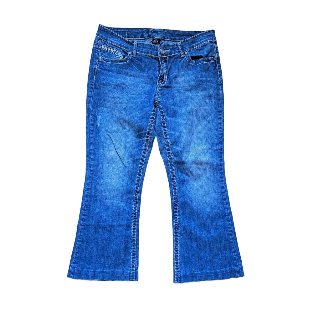 Womens Ariya Jeans Size 11/12 Embroidered Denim Blue Decorated Pockets SEE DESC